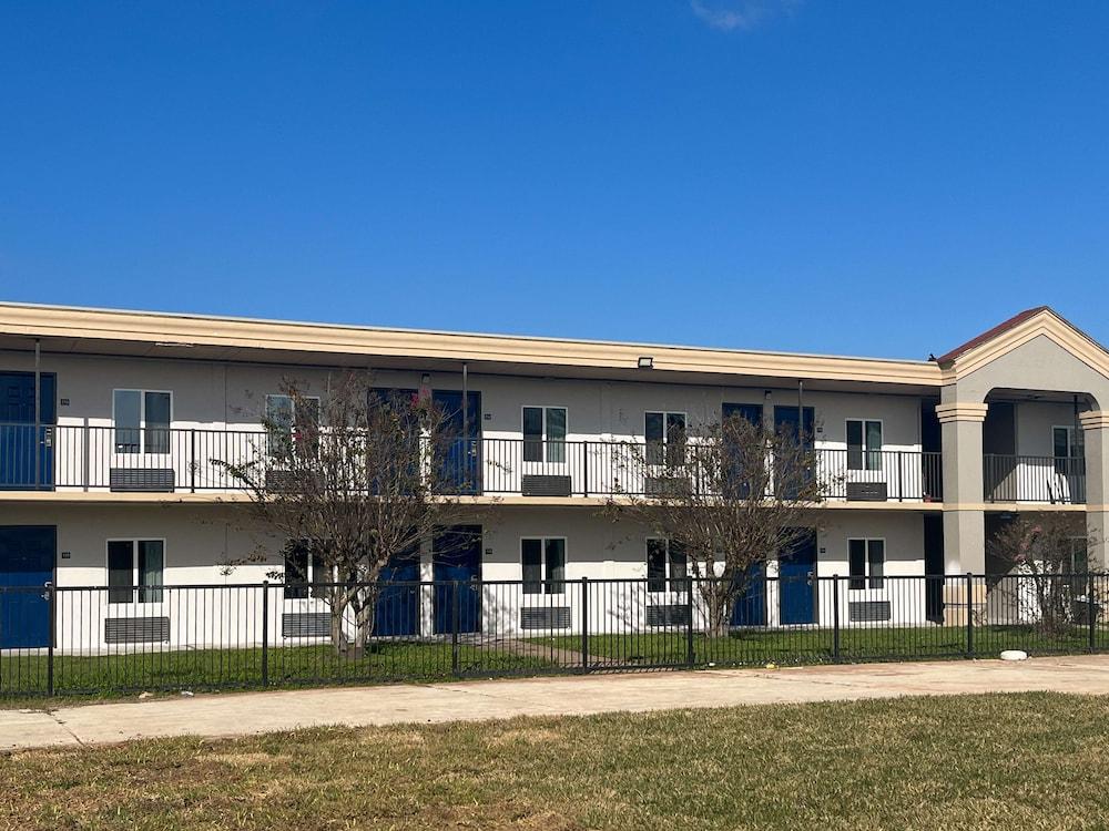 Studio 6 Lake Jackson, TX — hotel in Lake Jackson