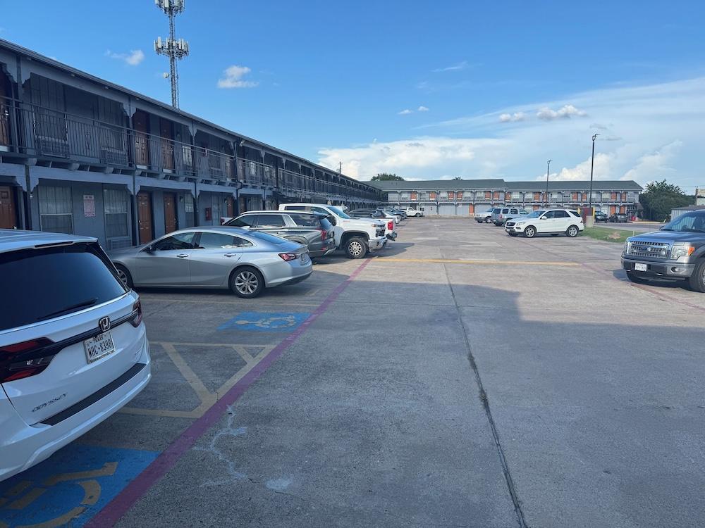 spanish trails inn — hotel in Lancaster