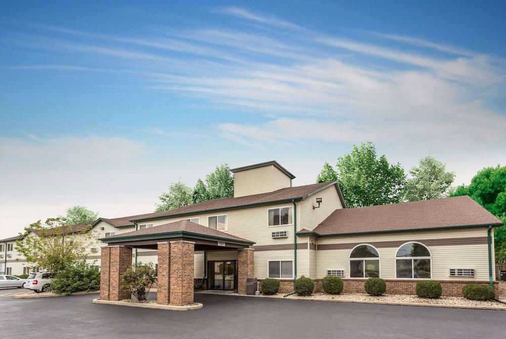 AmericInn by Wyndham Streator — hotel in Streator