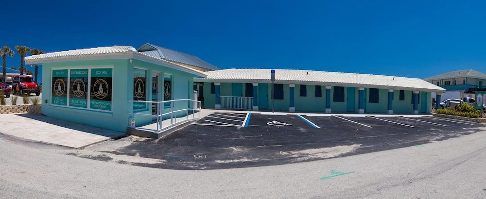 The Salty Mermaid Oceanfront Hotel — hotel in New Smyrna Beach