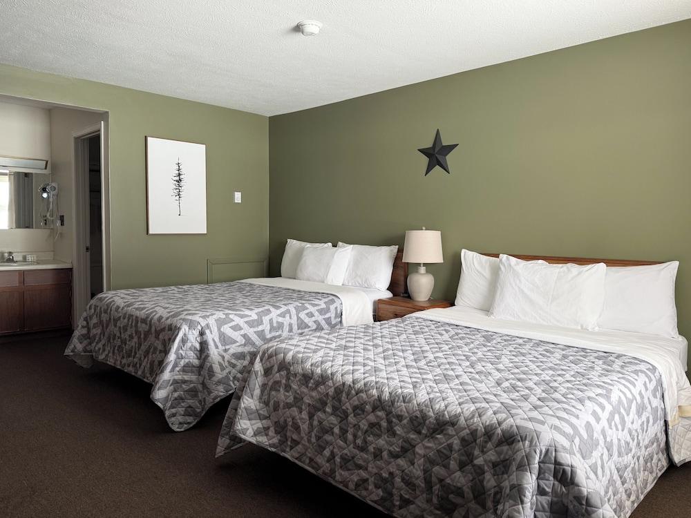 The Trail Inn - Newberry, MI - 13467 M-28 — hotel in Newberry