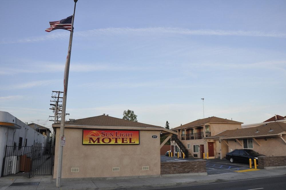 Sun Light Motel — hotel in Downey