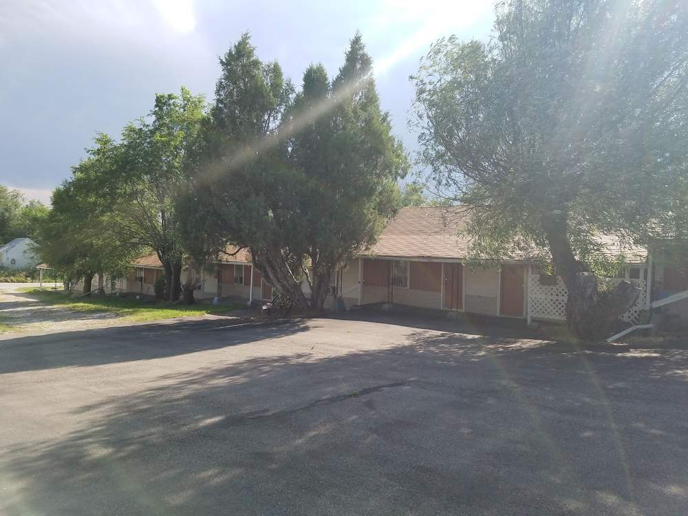 Moorcourt Motel