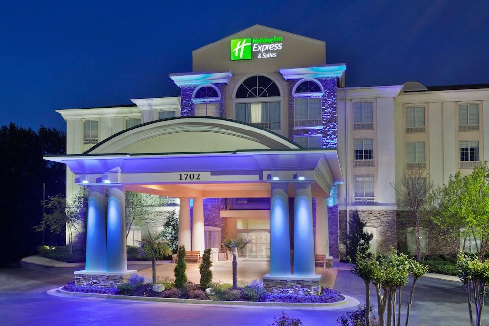 Holiday Inn Express Hotel & Suites Phenix City - Columbus by IHG — hotel in Phenix City