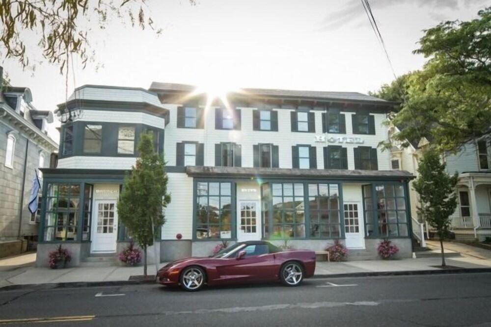 Zey Hotel — hotel in Greenport