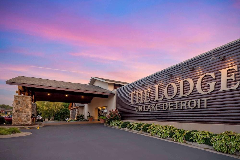 Best Western Premier The Lodge on Lake Detroit — hotel in Detroit Lakes