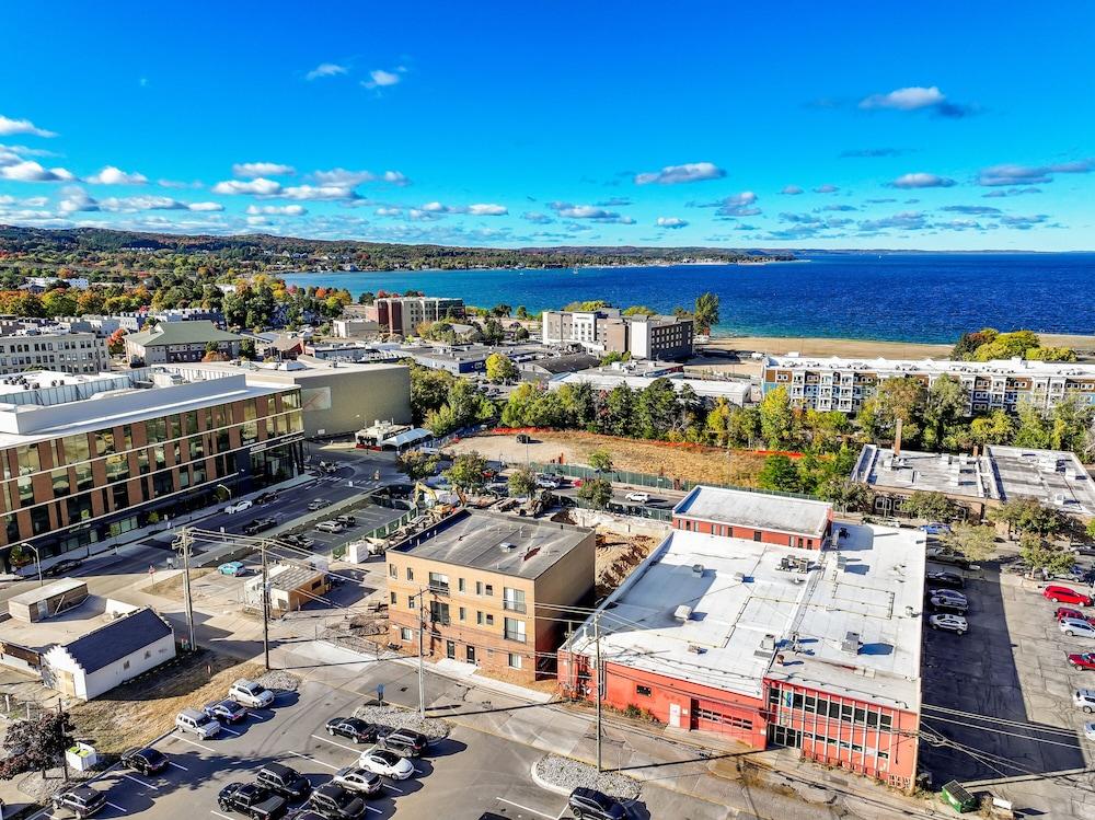 The Loop Downtown By Kasa — hotel in Traverse City