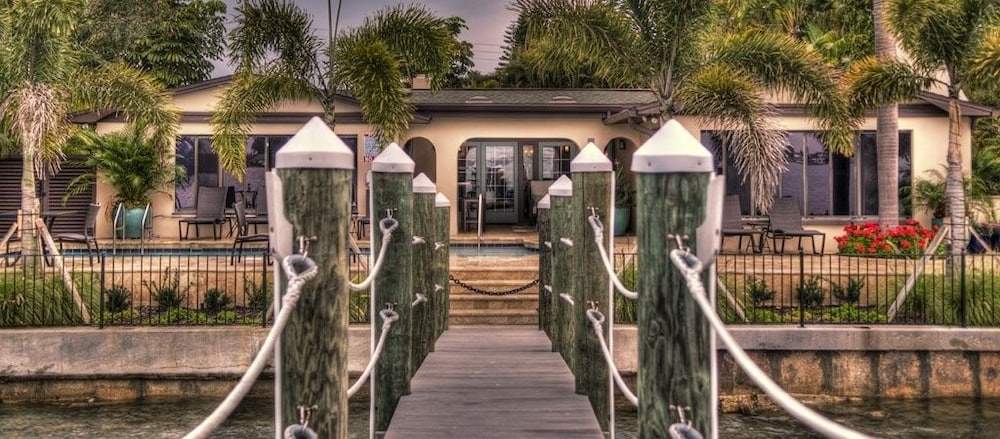 Pasa Tiempo Private Waterfront Resort - Adults Only