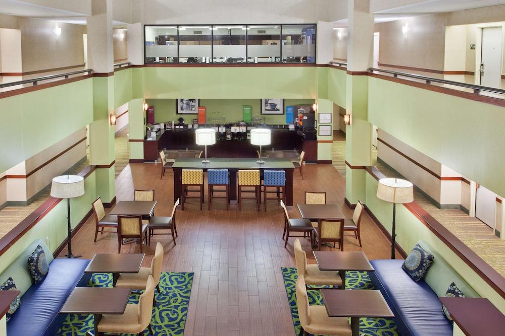 Hampton Inn Bremen I 20 — hotel in Bremen