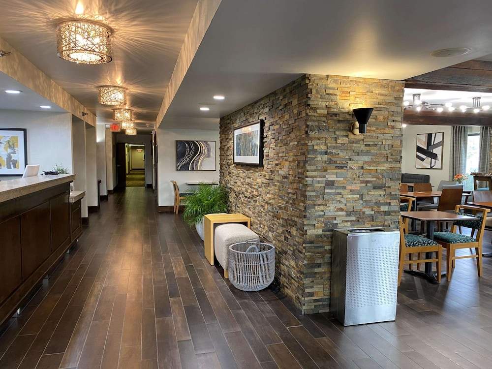 The Addison Hotel, SureStay Collection by Best Western