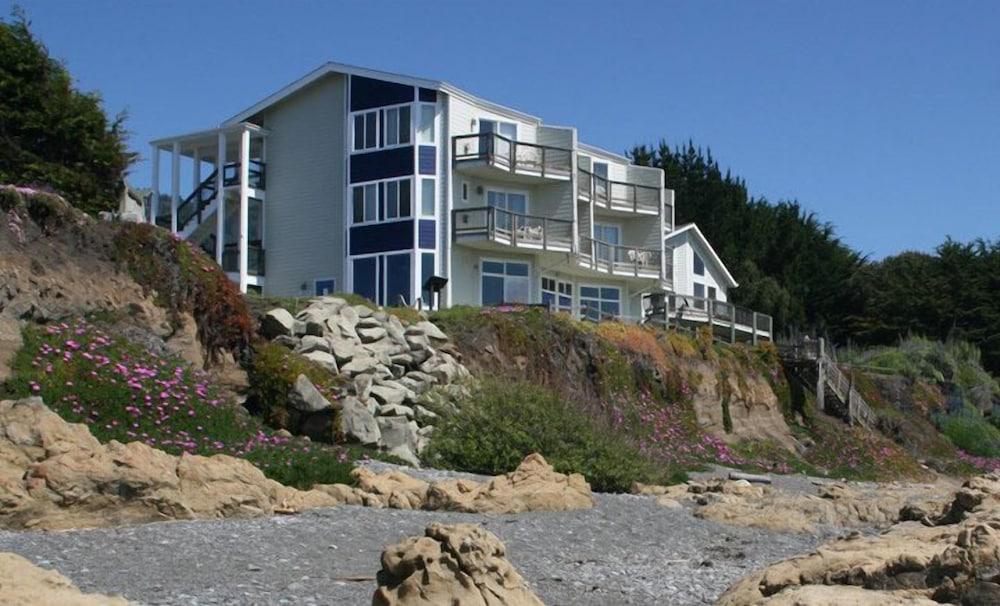 Oceanfront Inn at Shelter Cove — hotel in Shelter Cove