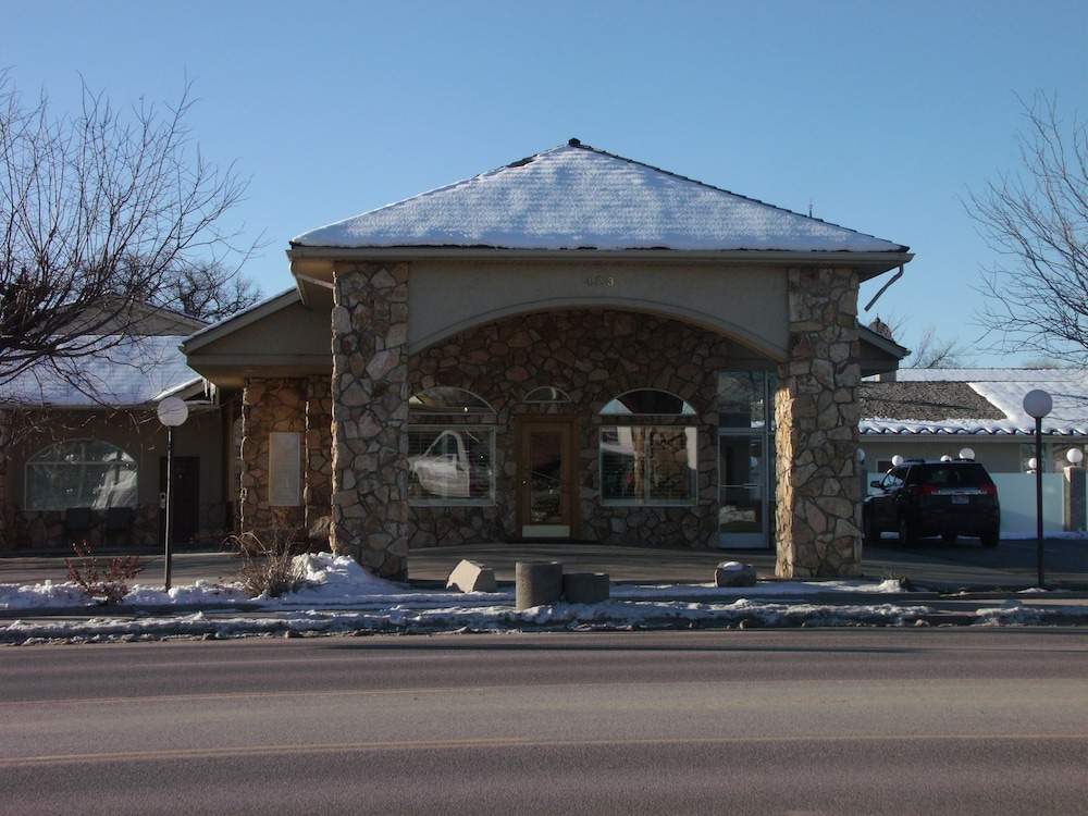 Econo Lodge Inn & Suites Vernal near Dinosaur Monument