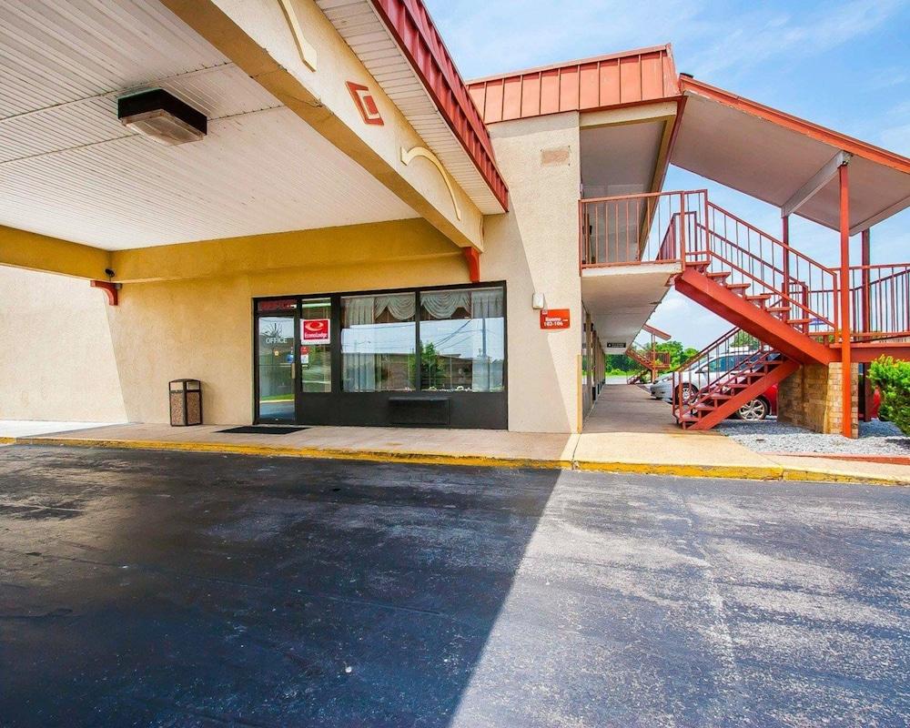 Econo Lodge Dyersburg I-155 — hotel in Dyersburg