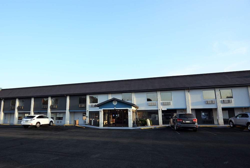 Baymont by Wyndham Pine Grove I-81