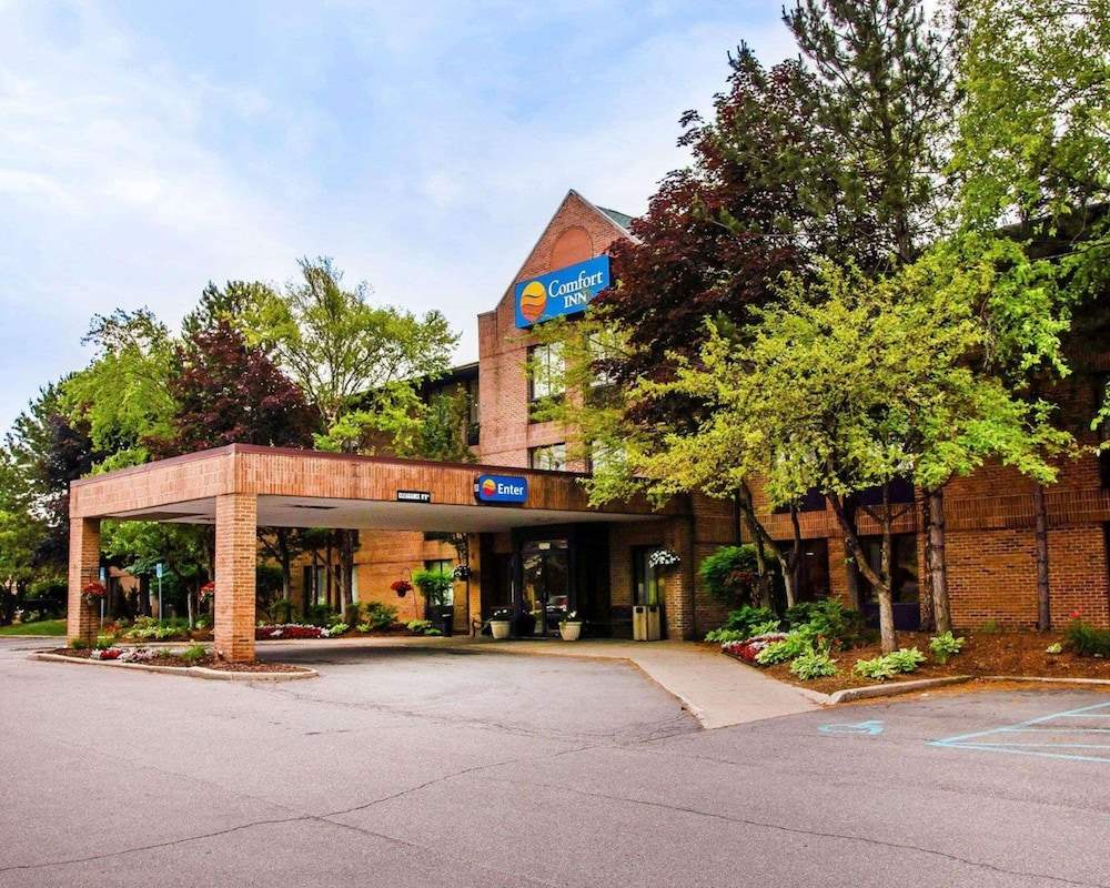 Wingate by Wyndham Livonia