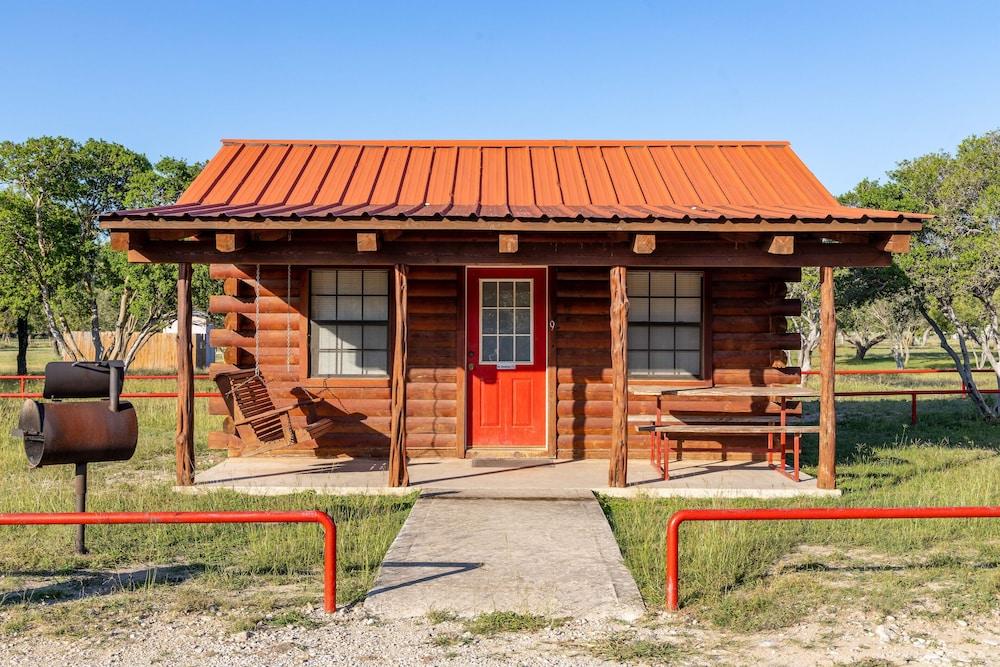 Nueces River RV & Cabin Resort — hotel in Uvalde