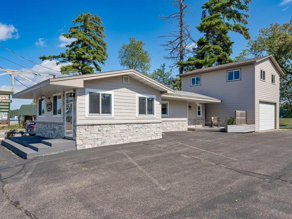 Aqua Aire Inn & Suites — hotel in Minocqua
