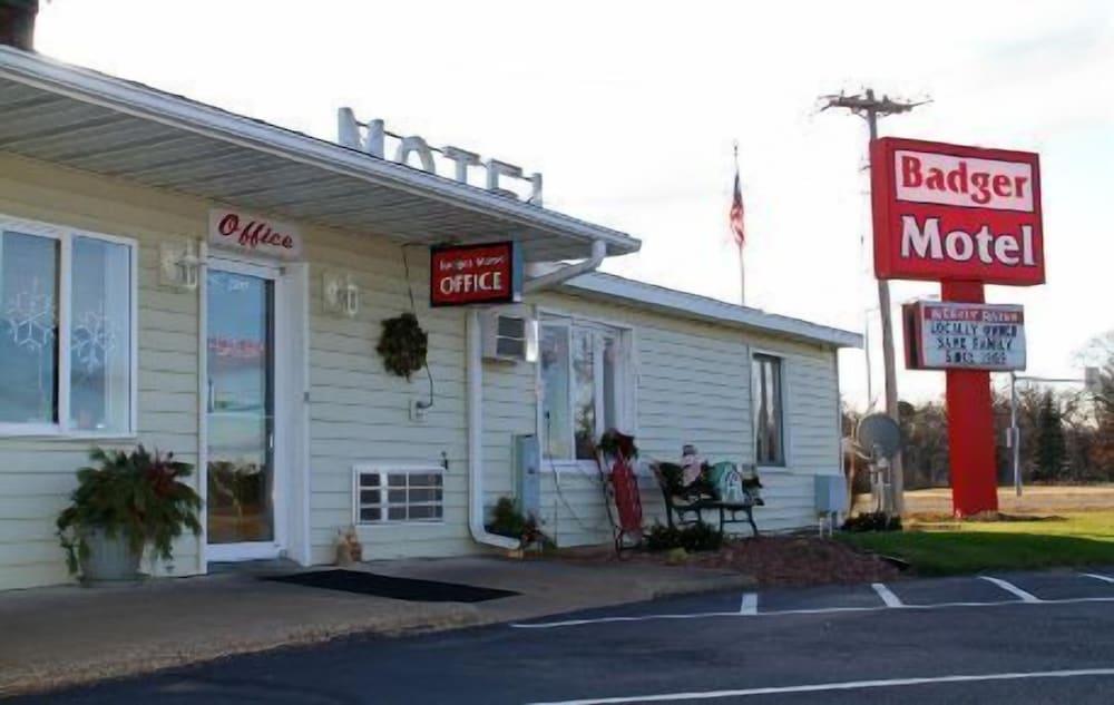 Badger Motel — hotel in Chippewa Falls