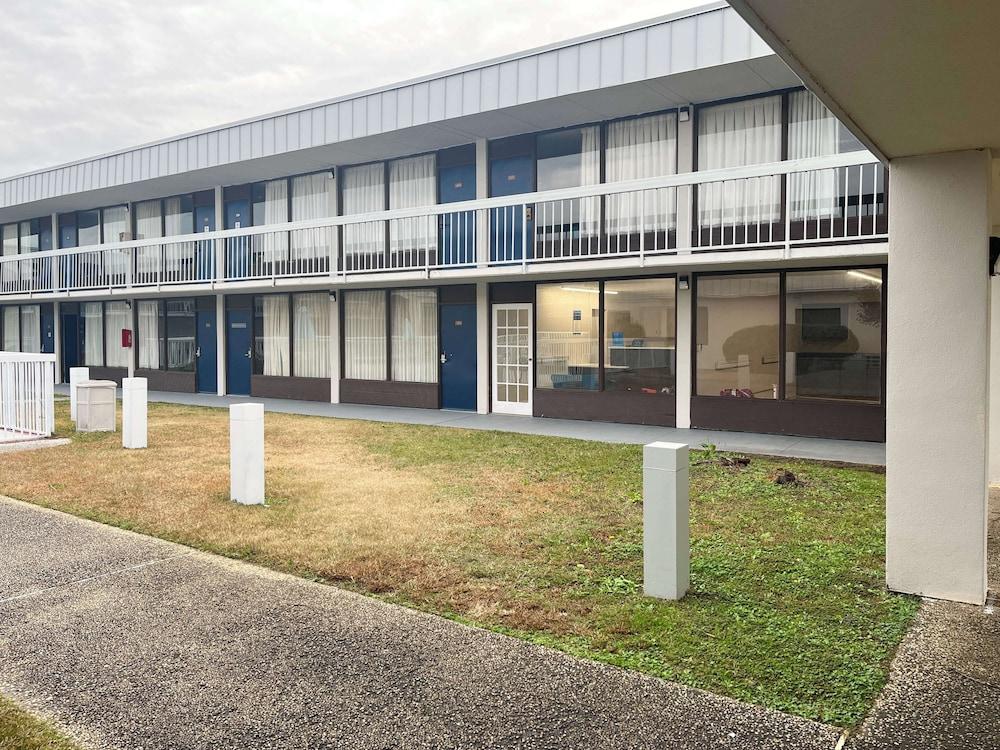 Motel 6 Lugoff, SC — hotel in Lugoff
