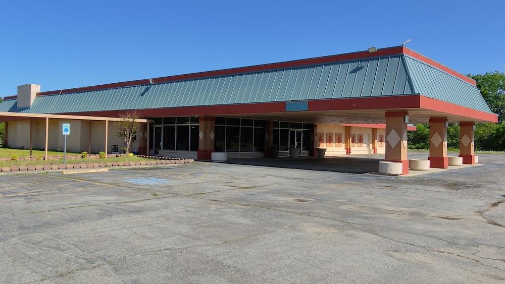 Countryside Inn & Suites — hotel in Idabel