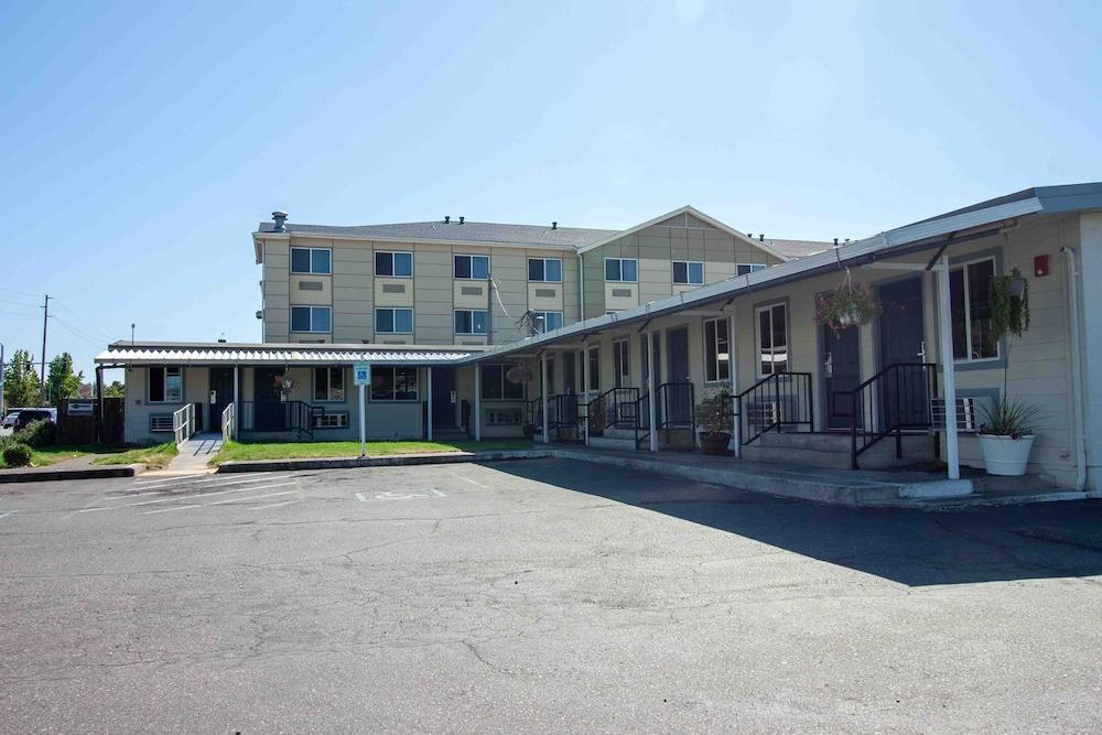Golden Kent Motel — hotel in Kent