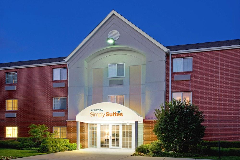 Sonesta Simply Suites Chicago Naperville — hotel in Warrenville
