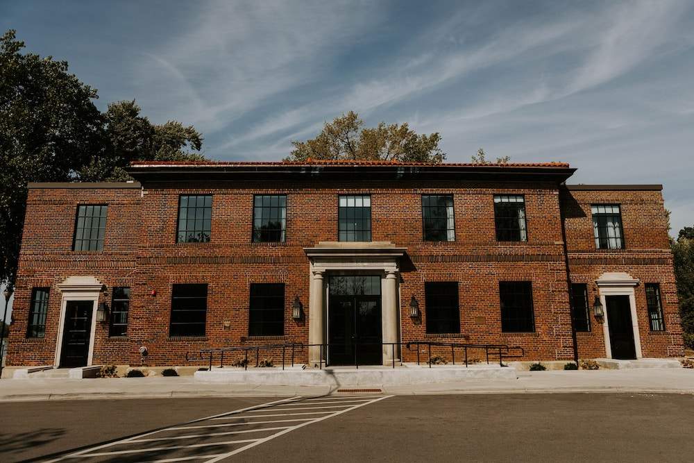 Hatchery Riverside Hotel & Event Venue