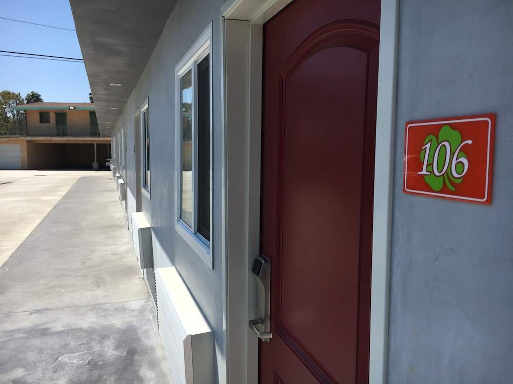 Clover Motel