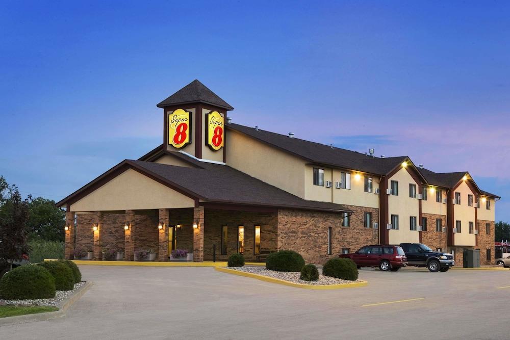 Super 8 by Wyndham Marion — hotel in Marion