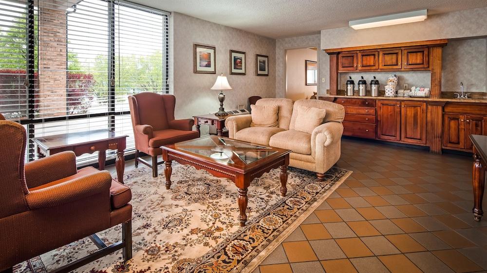 Bryson Inn — hotel in Mount Airy