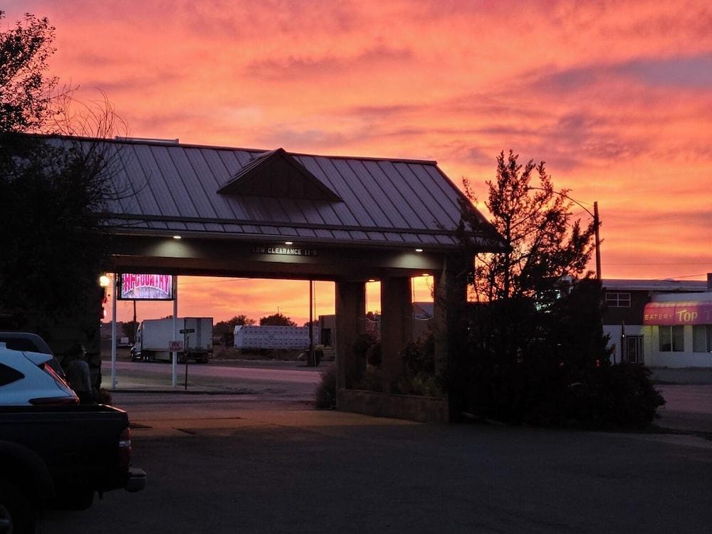 Sundowner Inn by Capital O Forsyth I 94 — hotel in Forsyth