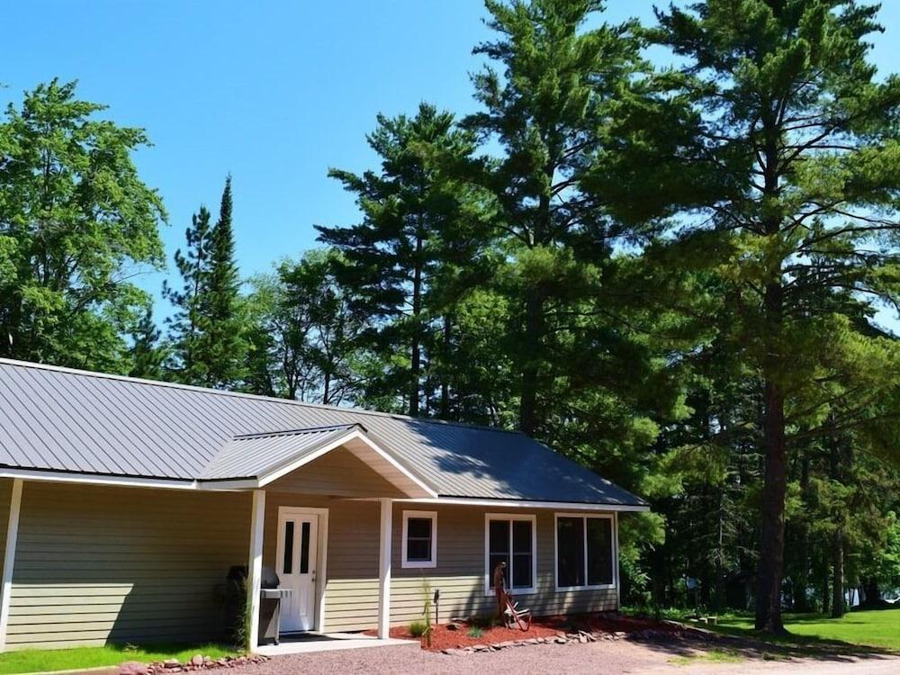Bodin's Resort — hotel in Ashland