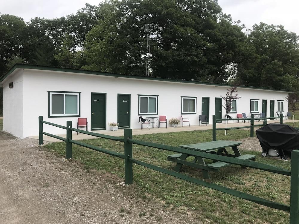 Riverview Inn — hotel in Grayling