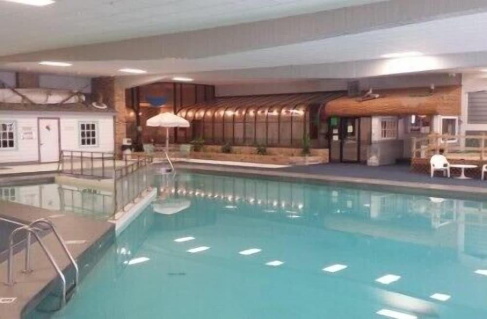 Village West Resort & Hotel — hotel in Spirit Lake