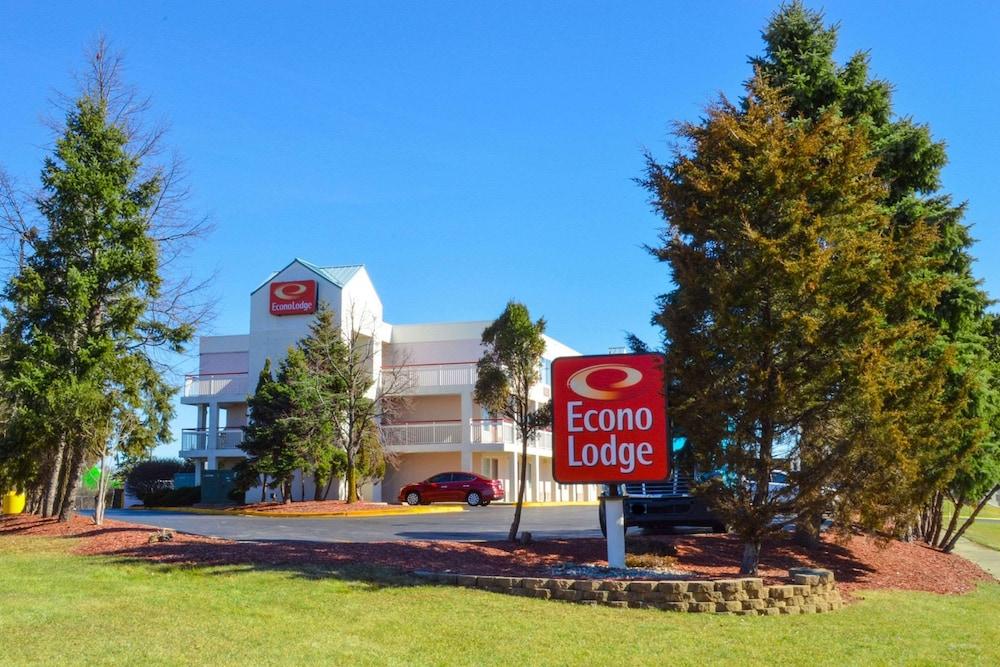 Econo Lodge Willowbrook — hotel in Willowbrook