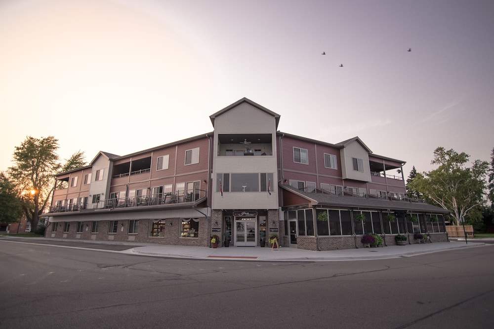 Inn on Water Street
