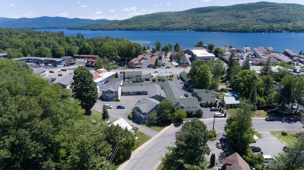 Adirondack Retreat Inn & Suites