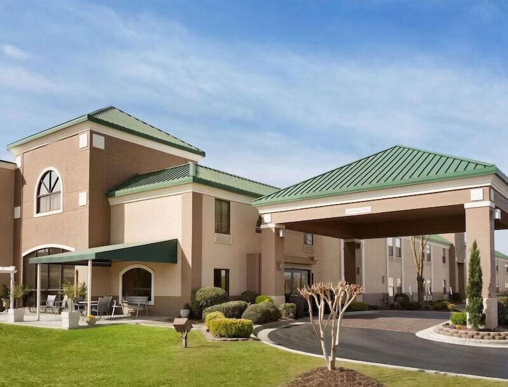 Spark by Hilton Spring Lake Fayetteville — hotel in Spring Lake