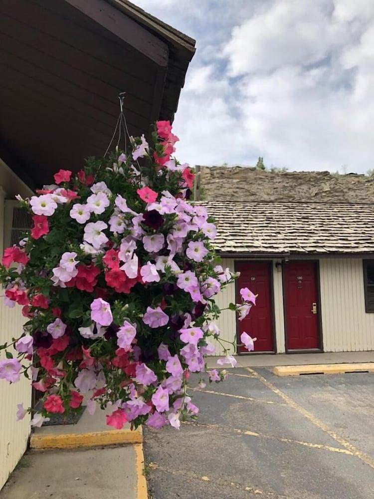 Country West Motel — hotel in Rock Springs