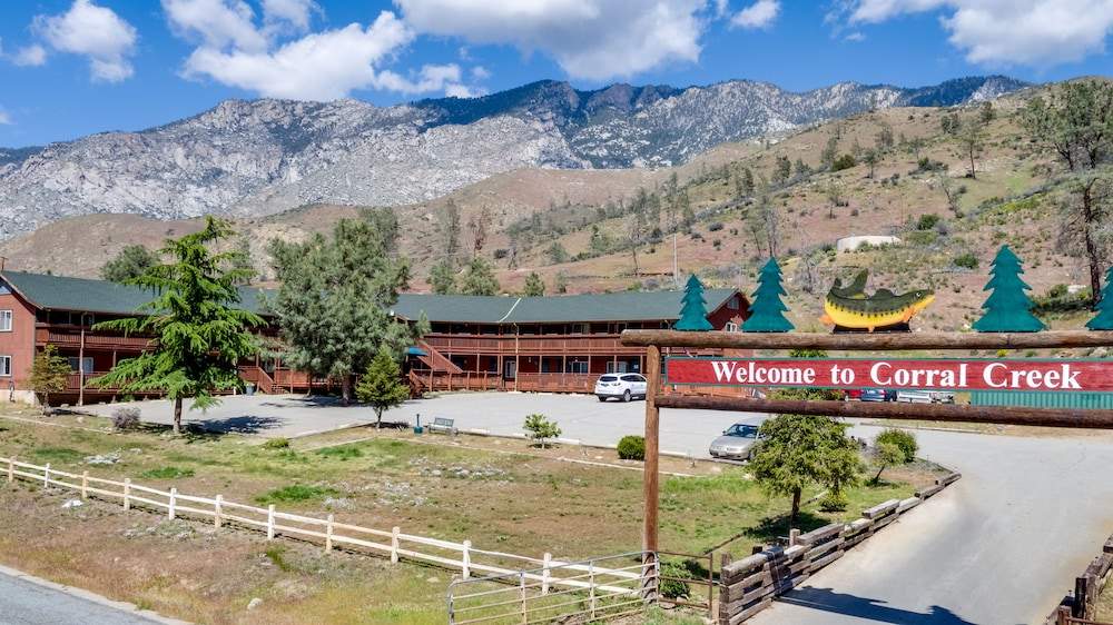 Corral Creek Lodge