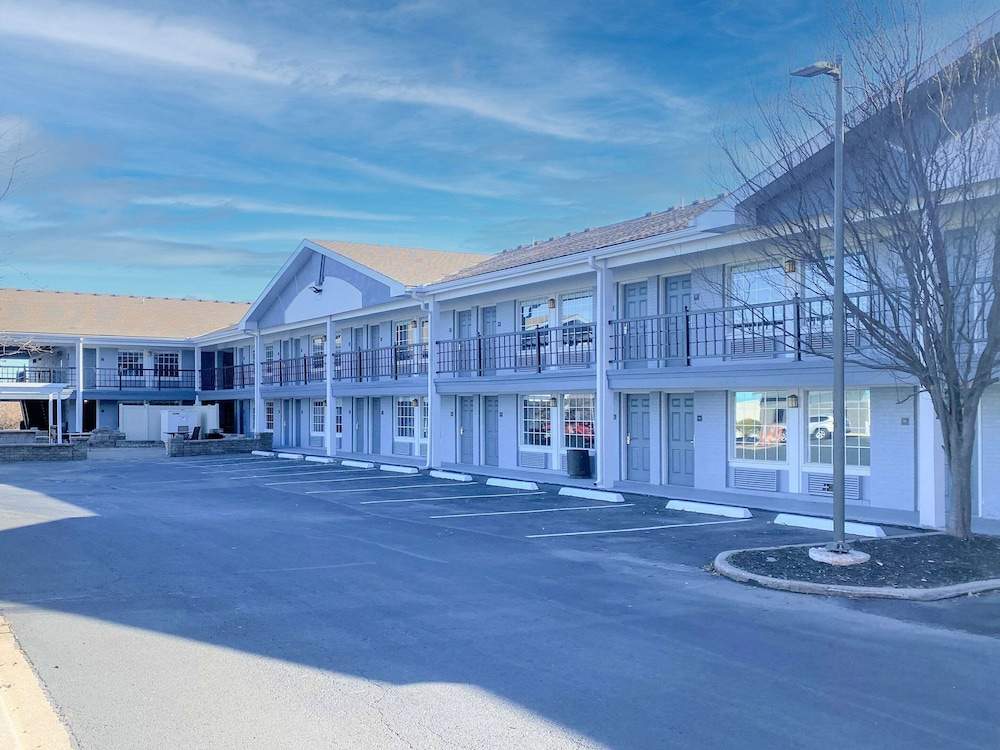 Clear View Inn Independence