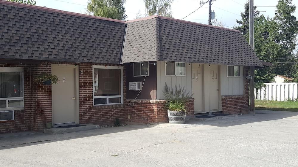 Trails End Motel — hotel in Lewistown