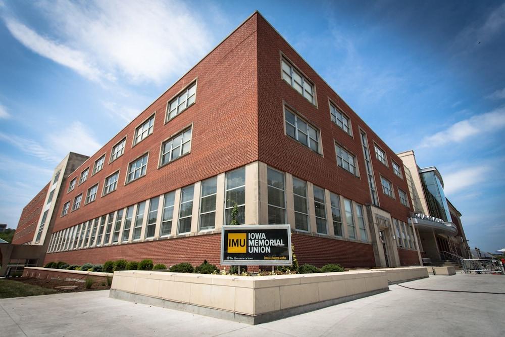 Iowa House Hotel — hotel in Iowa City