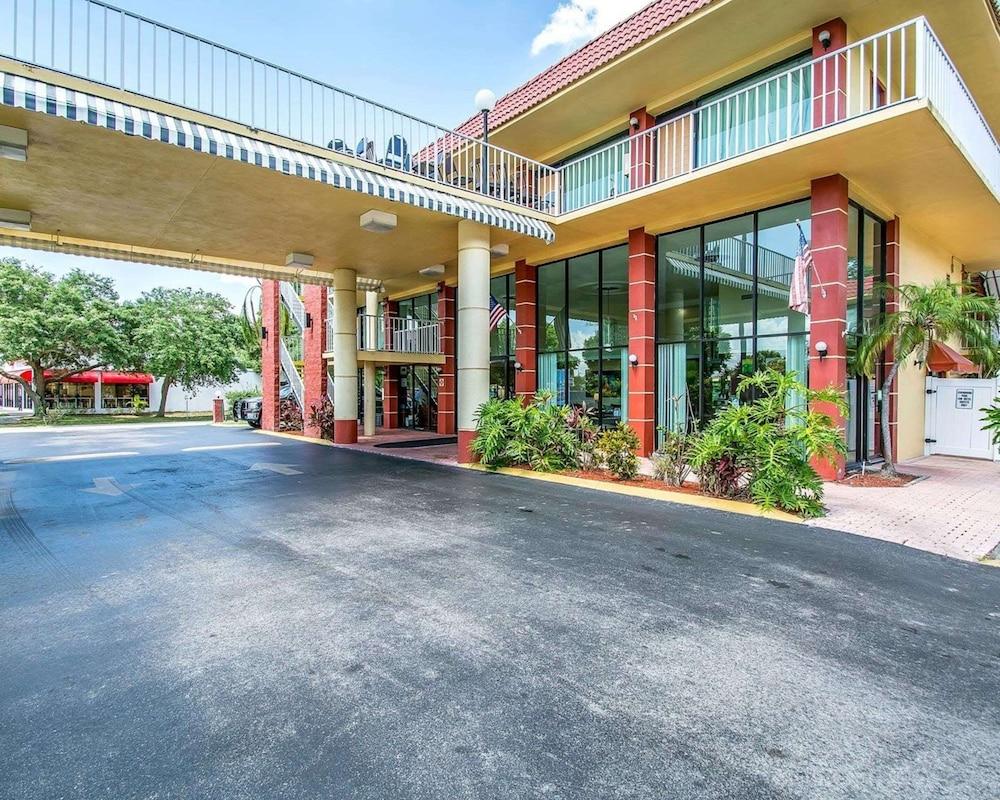 Quality Inn & Suites at Tropicana Field — hotel in St. Petersburg