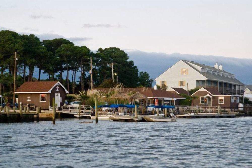 Snug Harbor Marina and Hotel