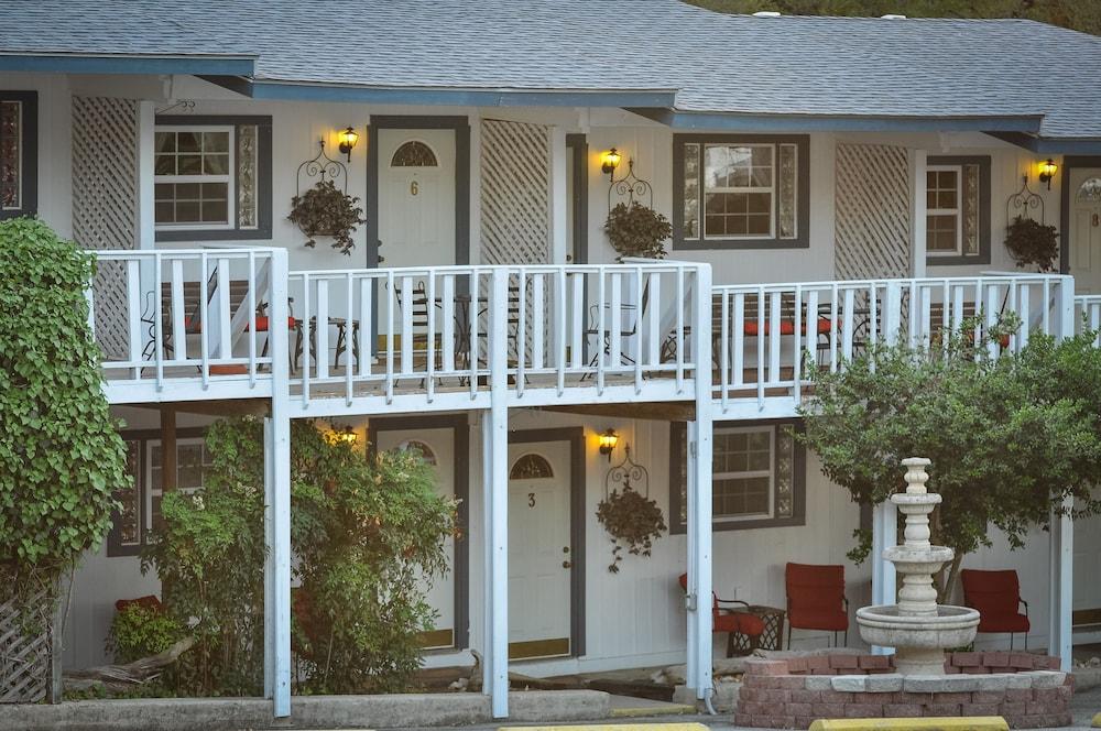 Holiday Lodge on Canyon Lake — hotel in Canyon Lake
