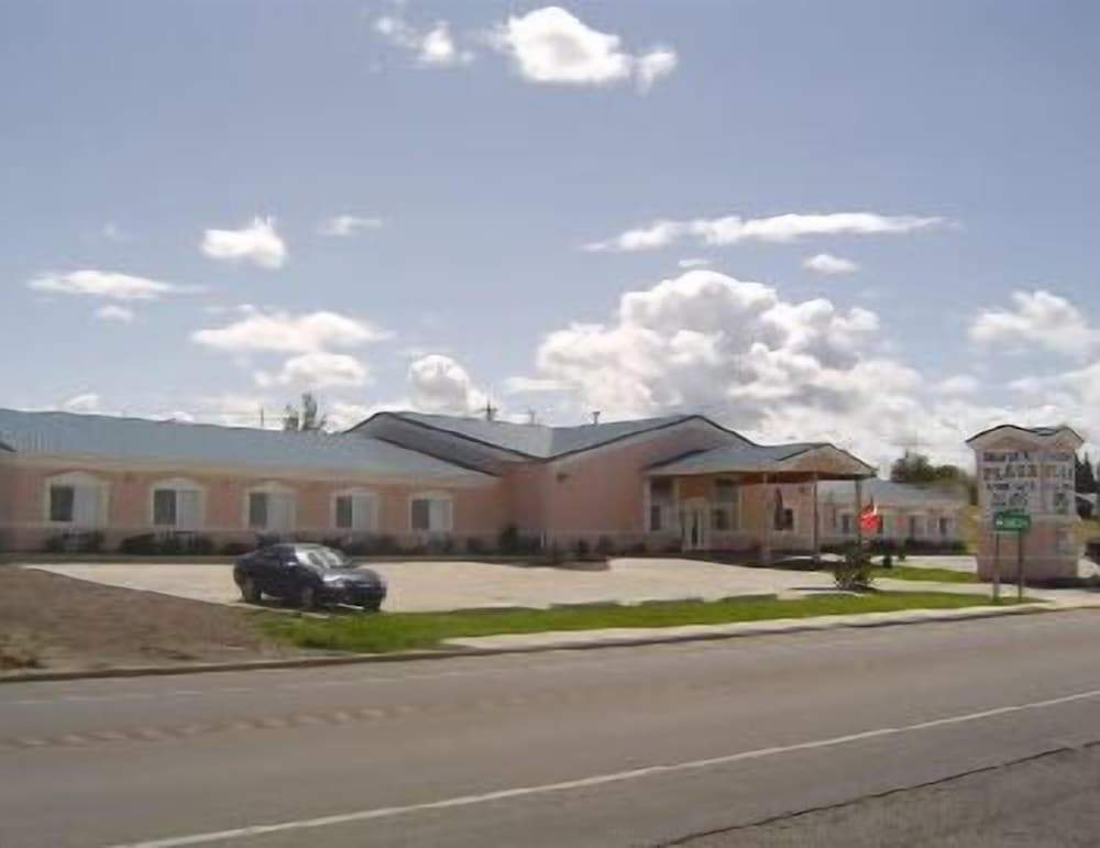 Glacier Gateway Plaza