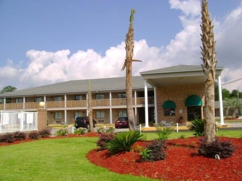Emerald Sands Inn — hotel in Milton