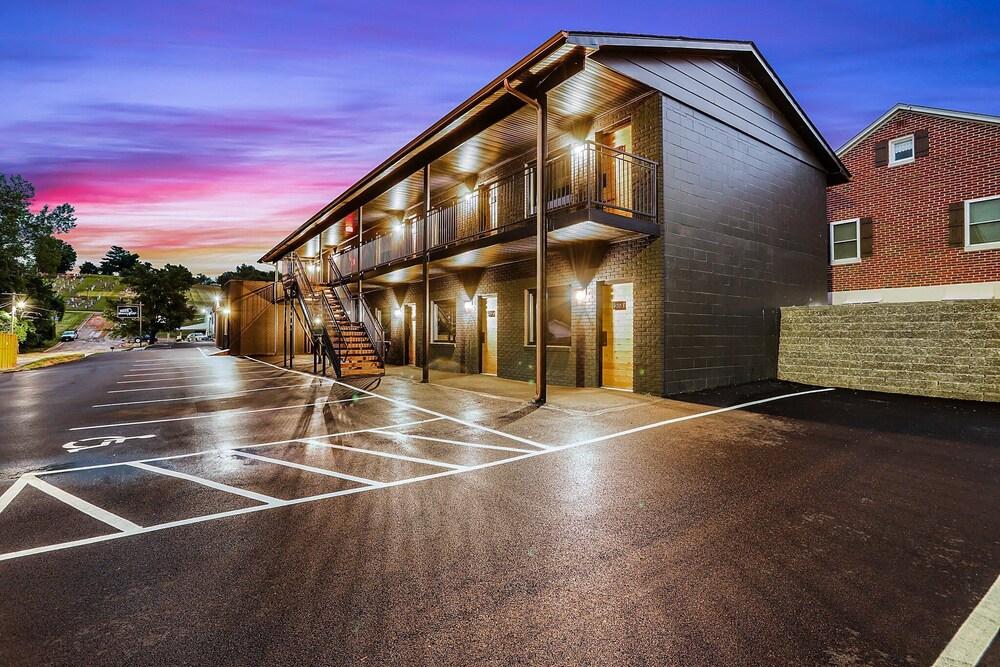 The Hermann Motel — hotel in Hermann