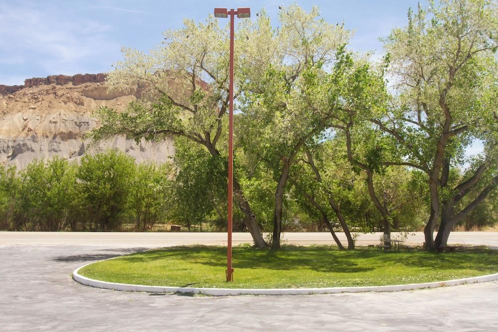 Cathedral Valley Inn — hotel in Torrey